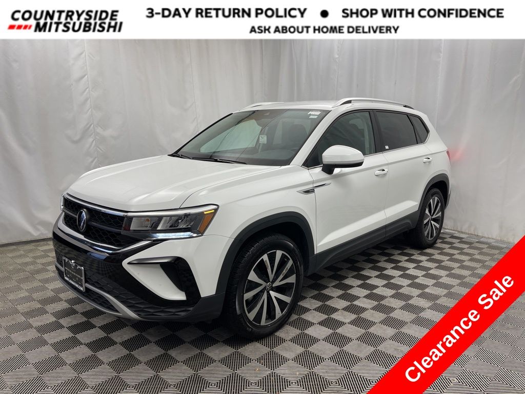 2024 Volkswagen Taos SE's photo