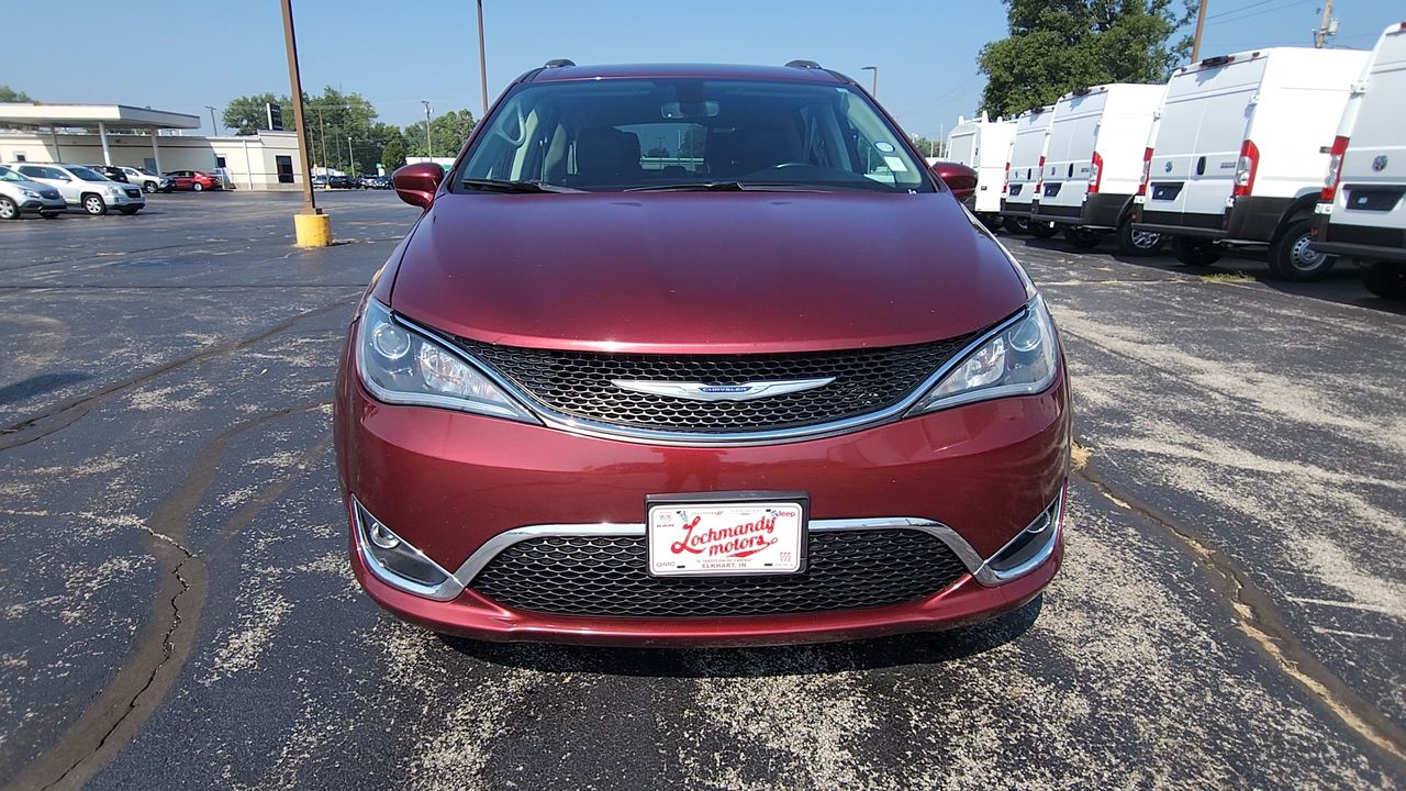 2020 Chrysler Pacifica Touring L photo 3