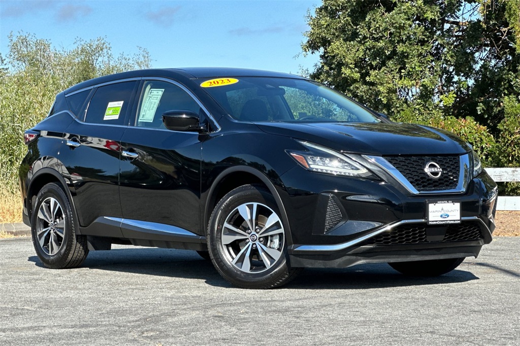 2023 Nissan Murano S photo 2