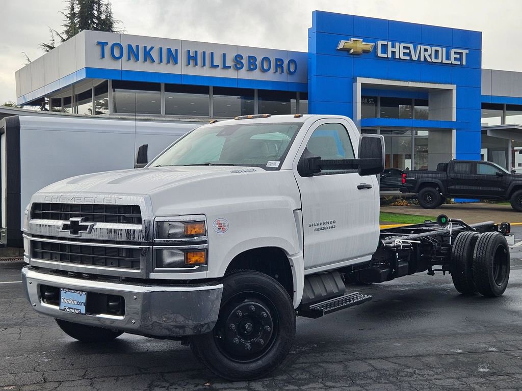 2025 Chevrolet Silverado 4500HD Work Truck photo 2