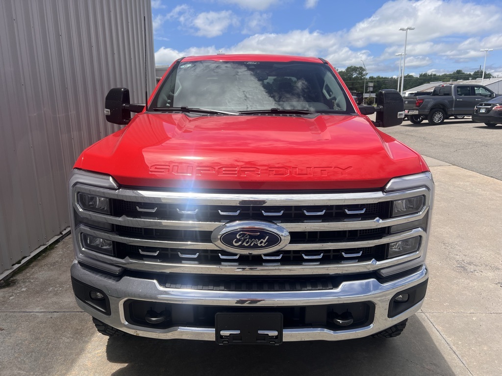 2025 Ford F-250 Lariat Tremor photo 2