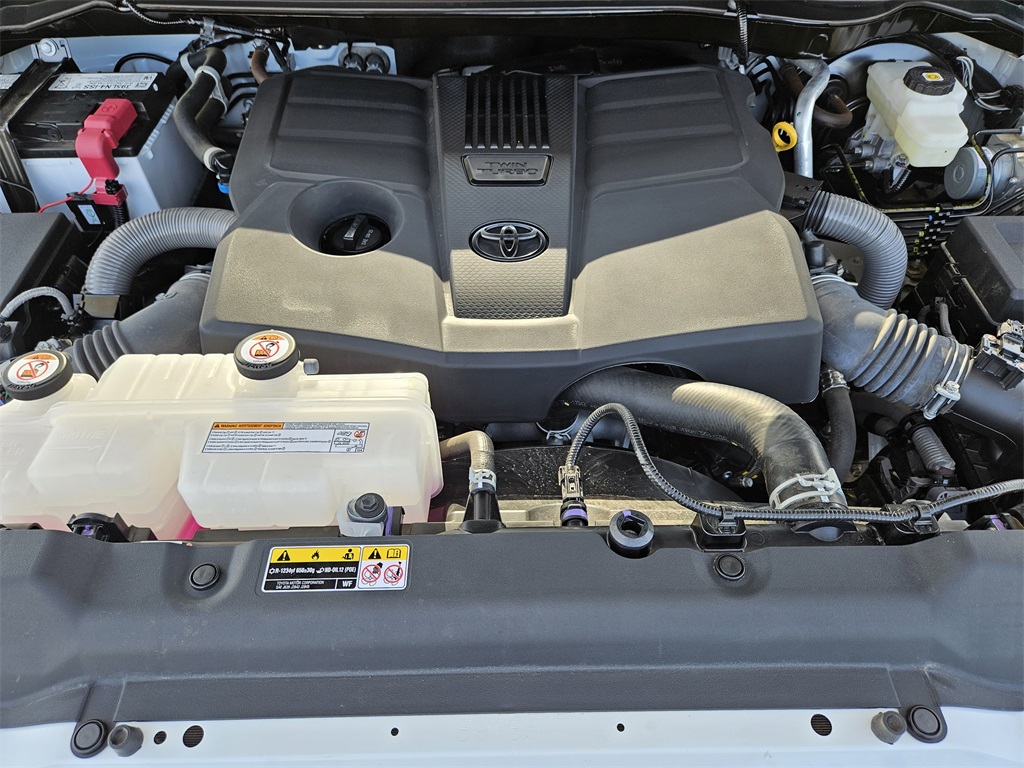 2024 Toyota Tundra SR5 CrewMax photo 21