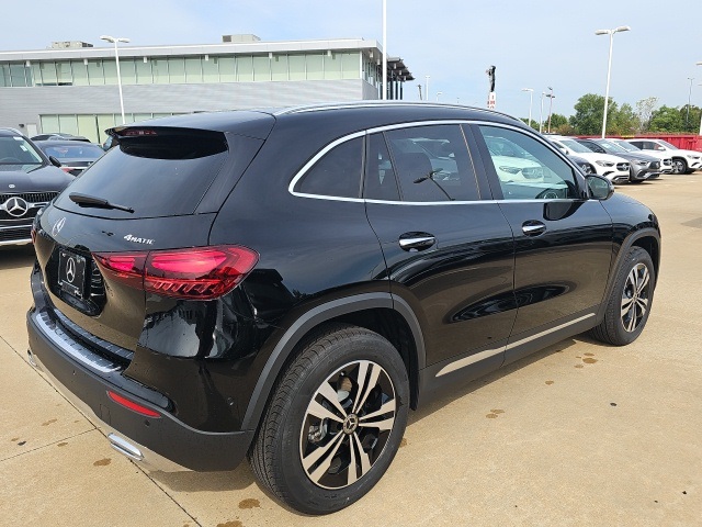 2026 Mercedes Benz GLA 250 4MATIC photo 2