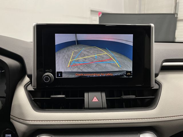 2024 Toyota RAV4 XLE photo 8