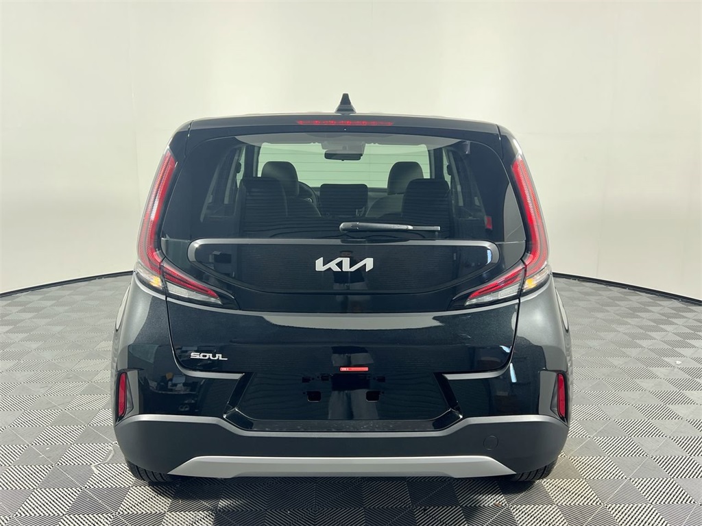 2025 Kia Soul LX photo 3