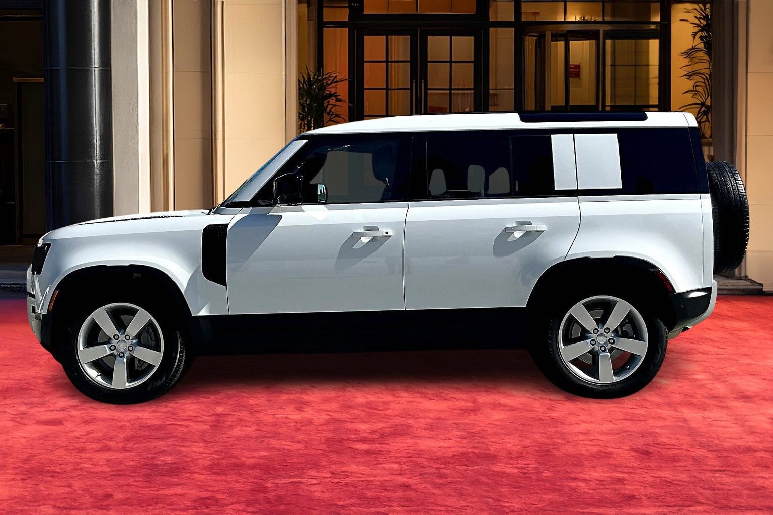 2025 Land Rover Defender S photo 10