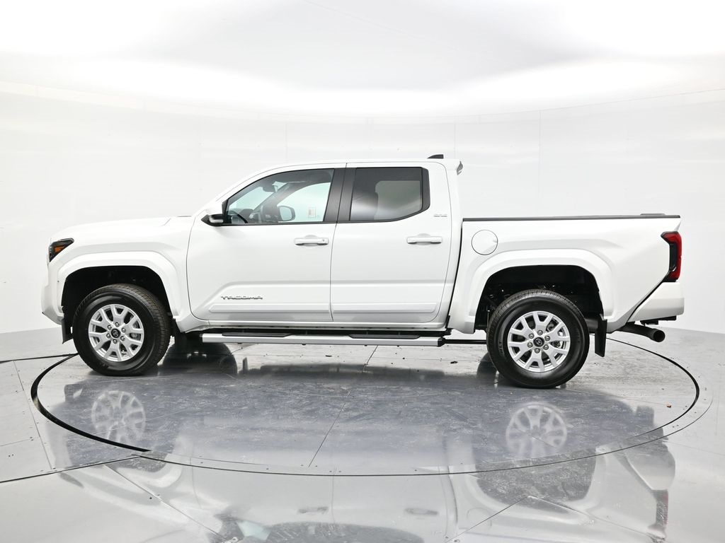 2024 Toyota Tacoma photo 8