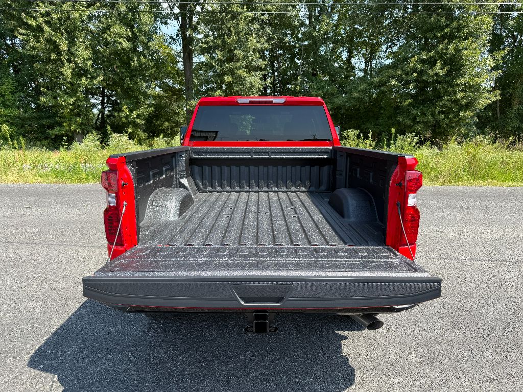 2025 Chevrolet Silverado 2500HD Custom photo 6