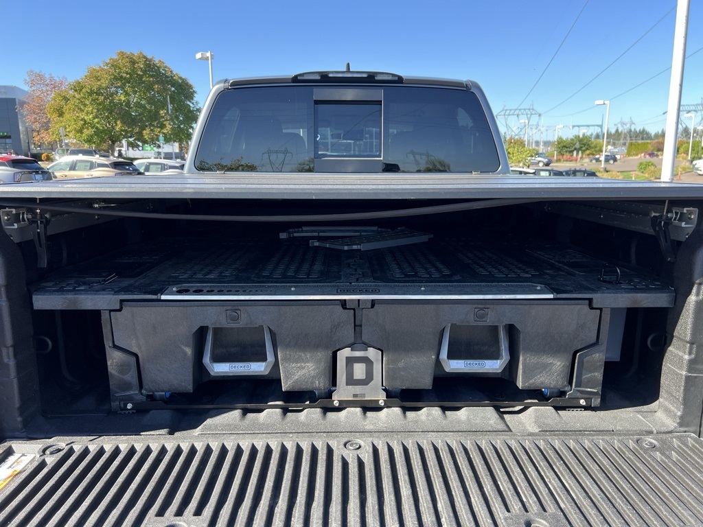 2023 Nissan Titan SV photo 9