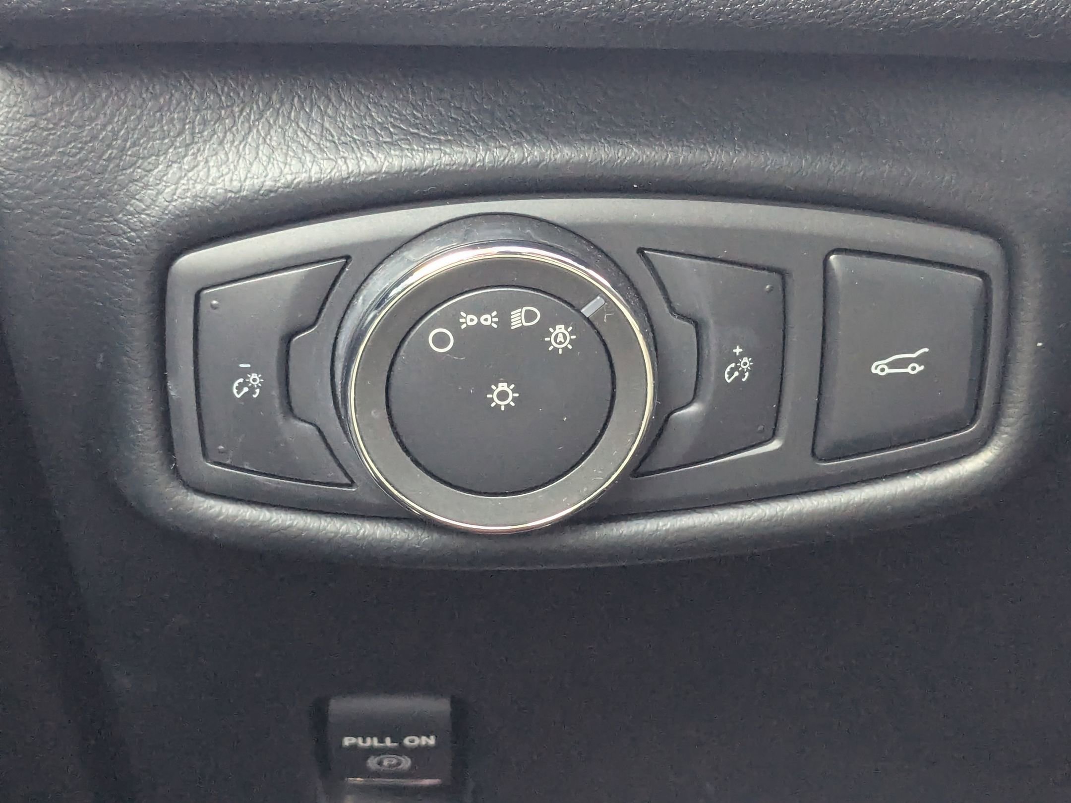 2016 Lincoln MKZ Base photo 18