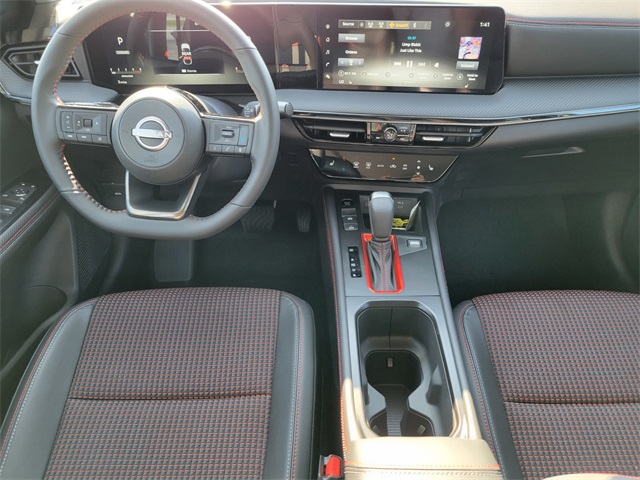 2025 Nissan Kicks SR photo 18