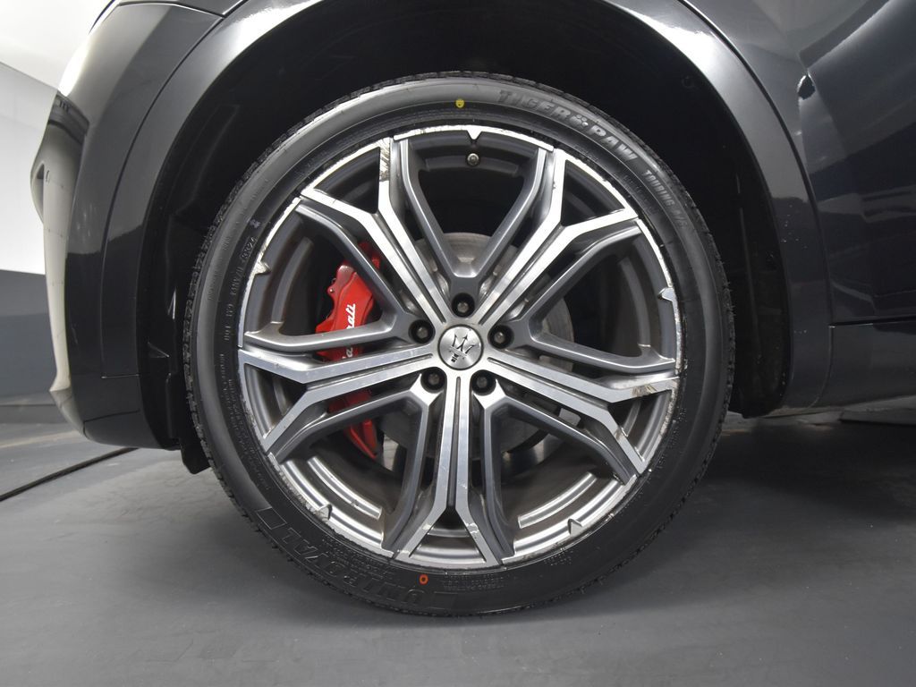 2020 Maserati Levante GTS photo 12