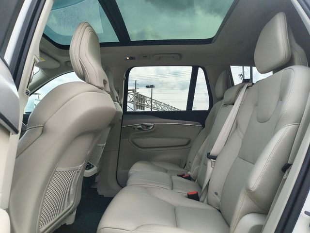2022 Volvo XC90 T5 Momentum photo 20