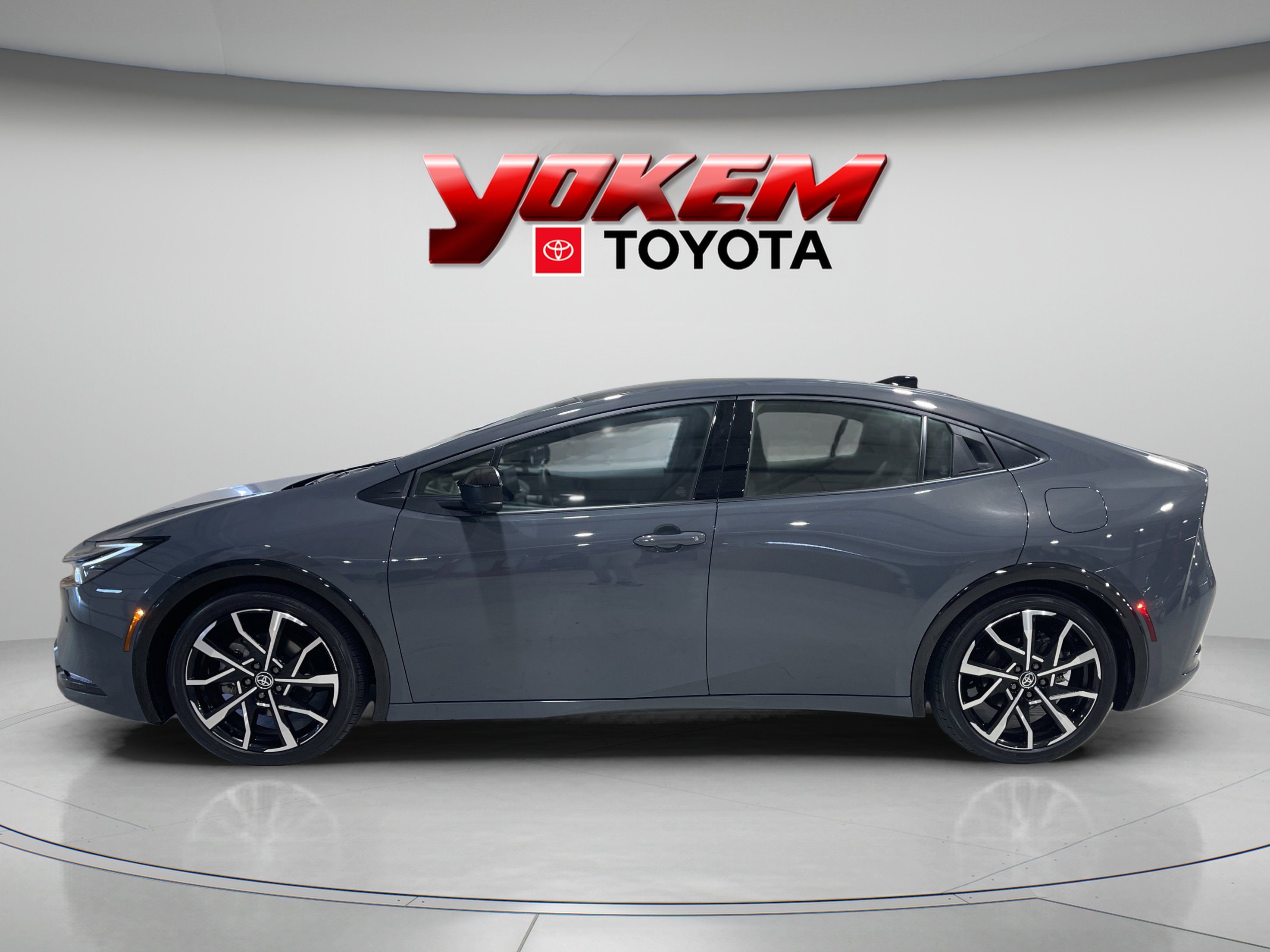 2024 Toyota Prius Prime XSE Premium photo 2