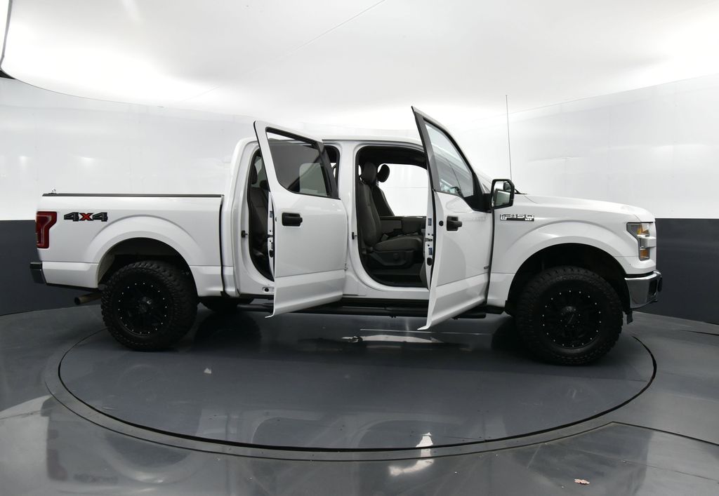 2015 Ford F-150 XLT photo 34