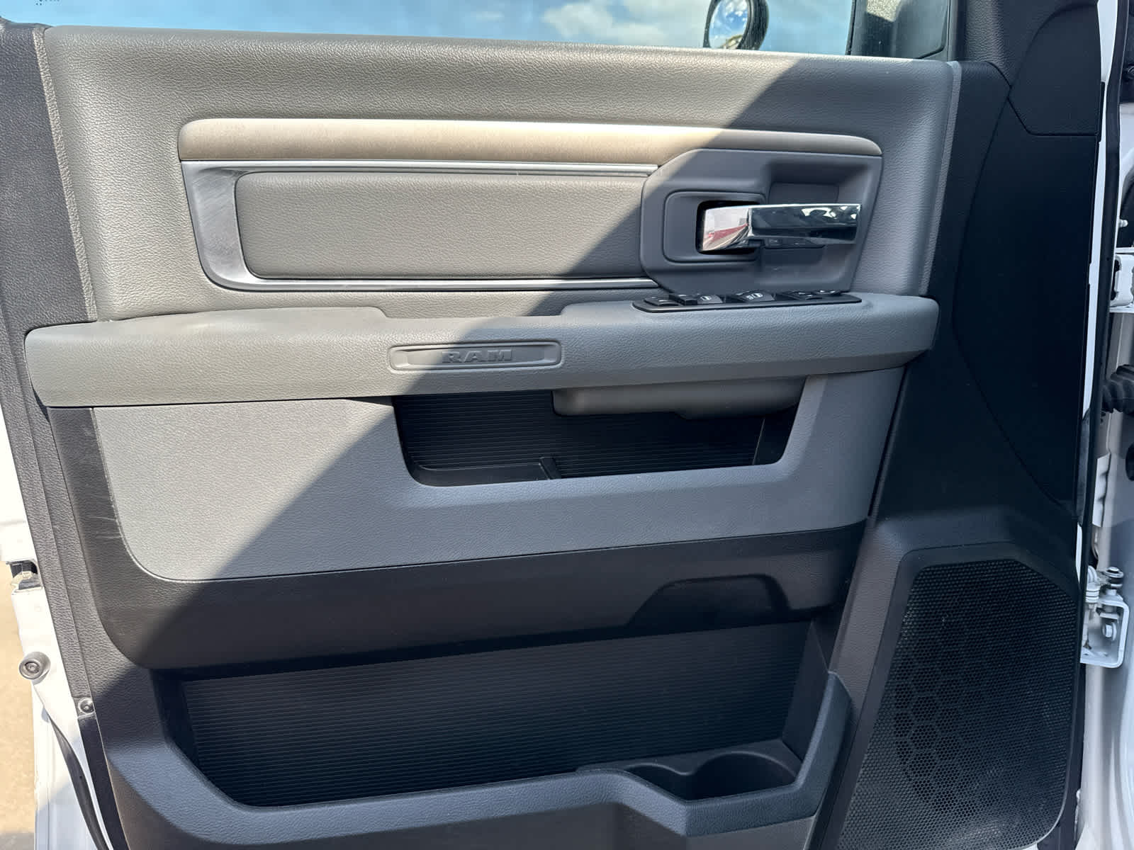 2019 Ram 1500 Classic SLT photo 17