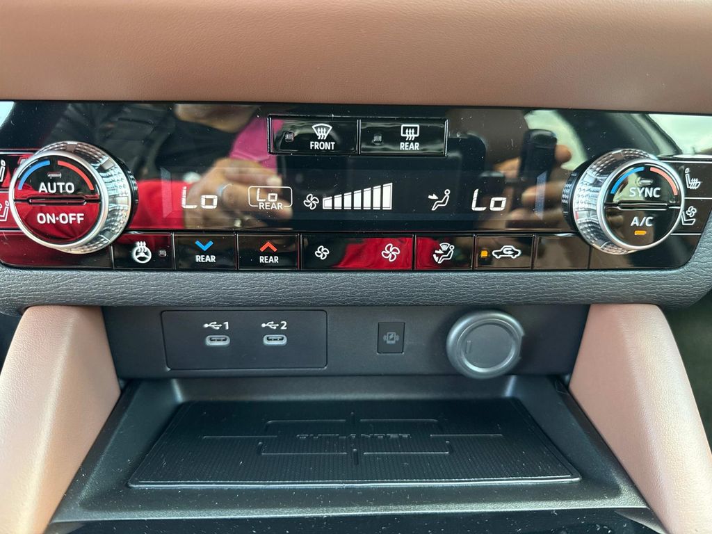 2025 Mitsubishi Outlander SEL photo 25