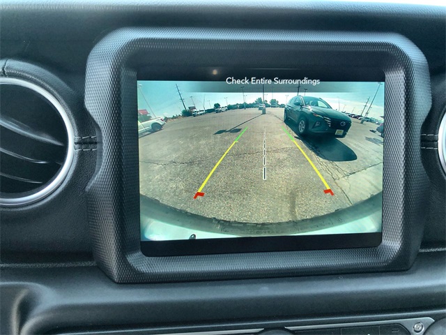 2020 Jeep Wrangler Unlimited Sahara photo 7