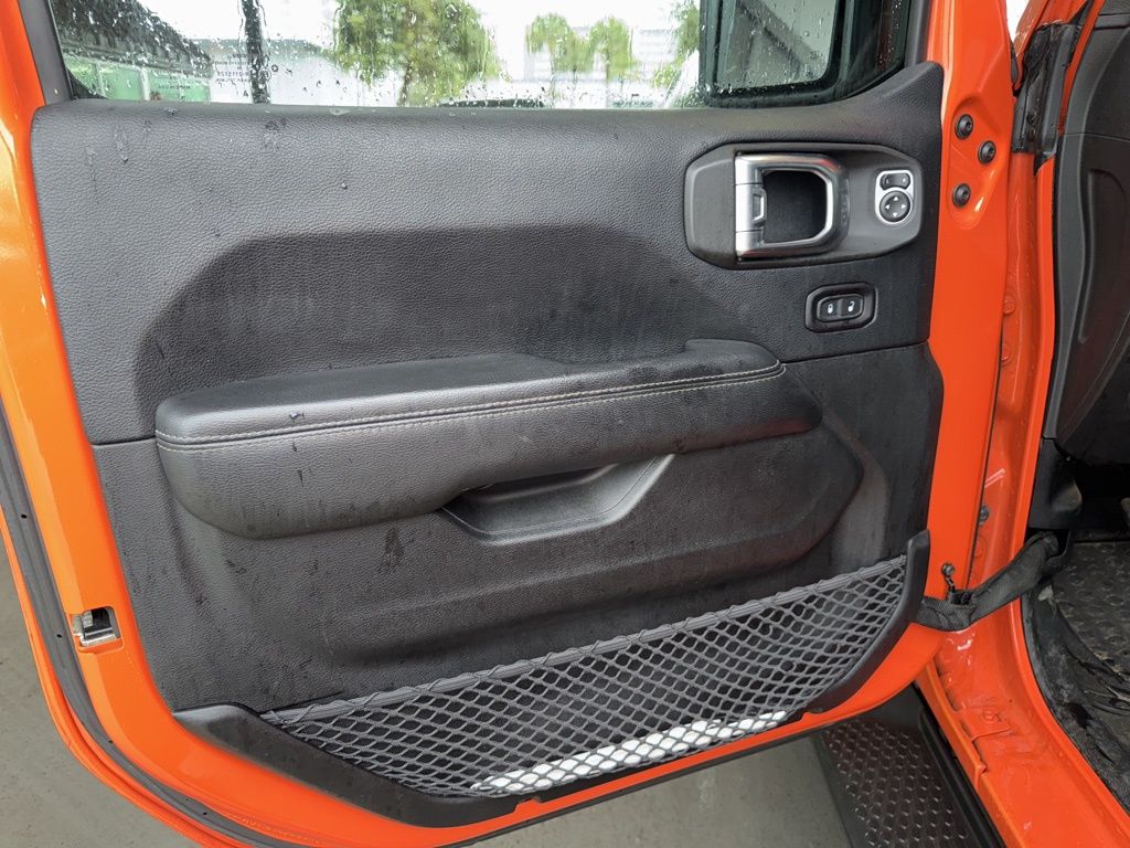 2018 Jeep Wrangler Unlimited Sahara photo 8