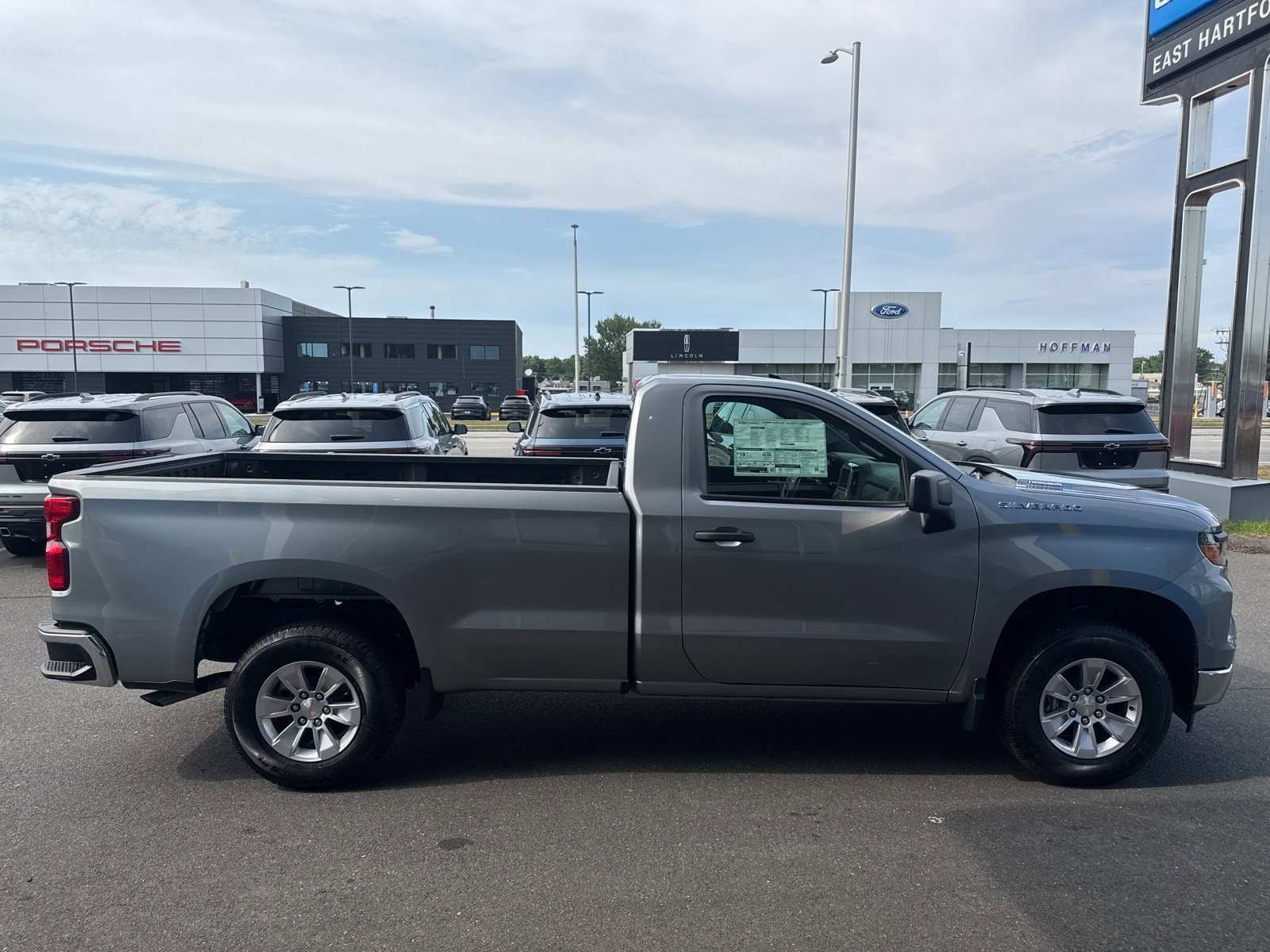 2025 Chevrolet Silverado 1500 photo 2