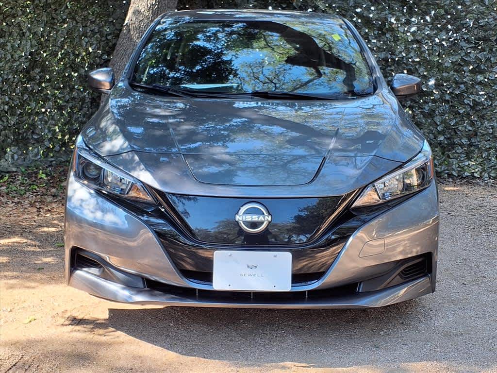 2023 Nissan Leaf S photo 2
