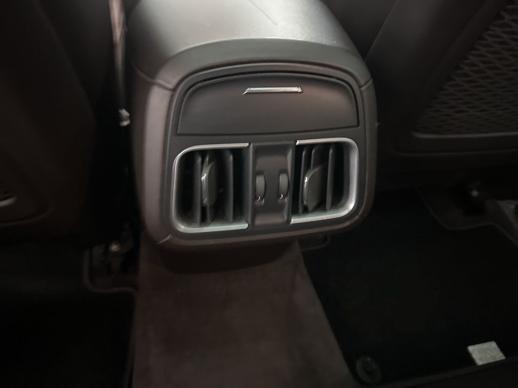 2017 Maserati Levante S photo 18