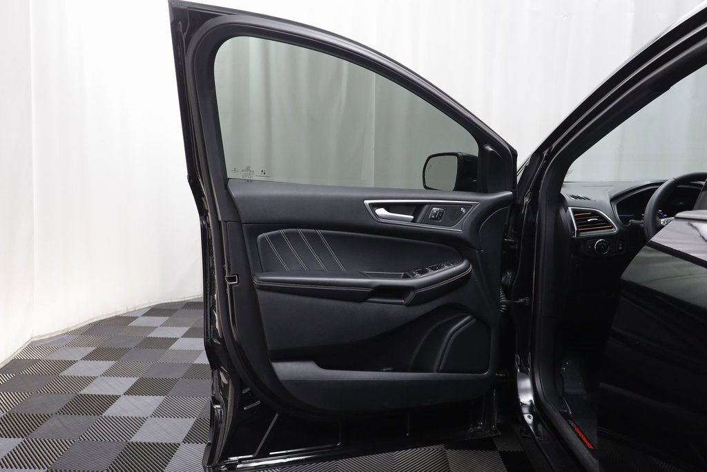 2022 Ford Edge ST photo 4
