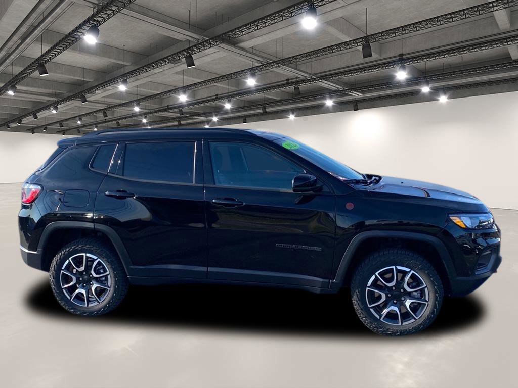 2024 Jeep Compass Trailhawk photo 7