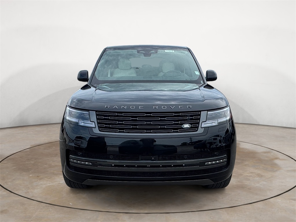 2025 Land Rover Range Rover SE photo 6