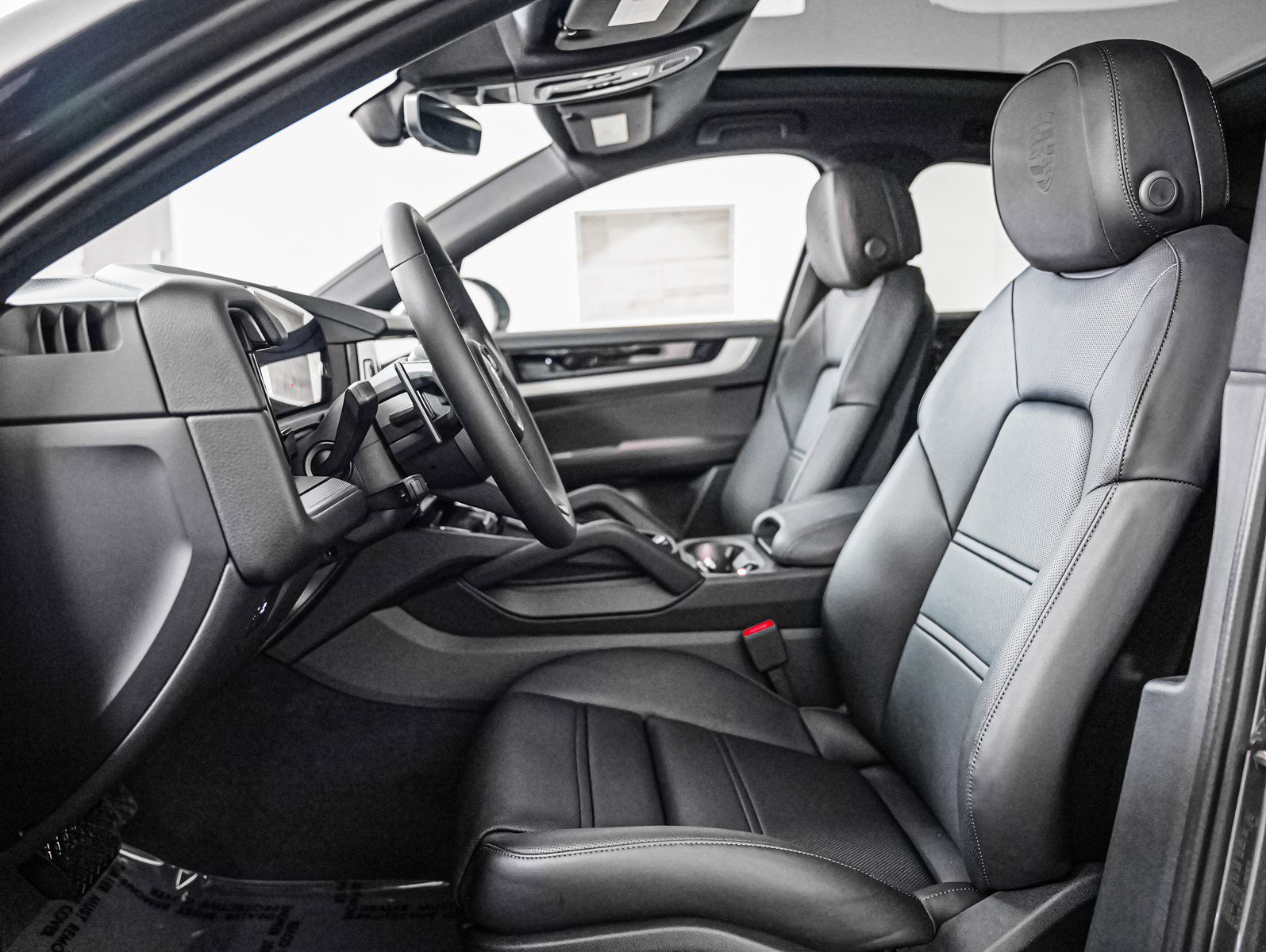 2025 Porsche Cayenne Coupe photo 5