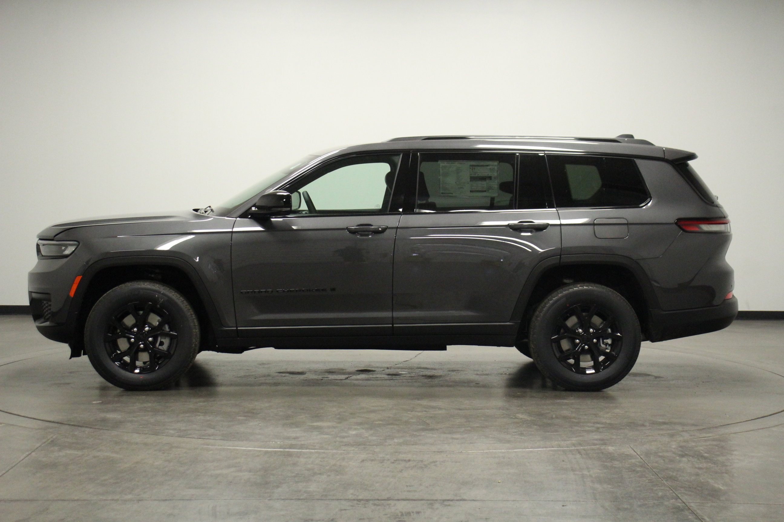 2025 Jeep Grand Cherokee Altitude X photo 4