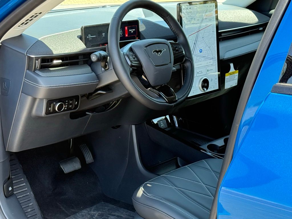 2025 Ford Mustang Mach-E Select photo 7