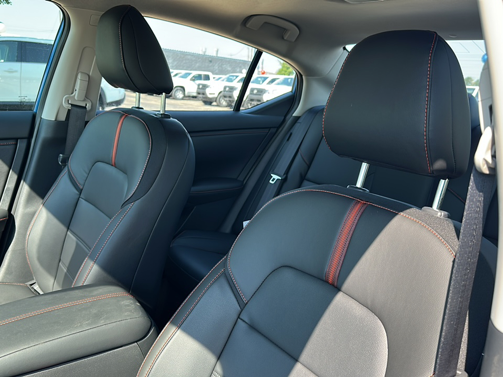 2025 Nissan Sentra SR photo 2