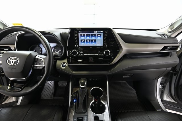 2021 Toyota Highlander Limited photo 2