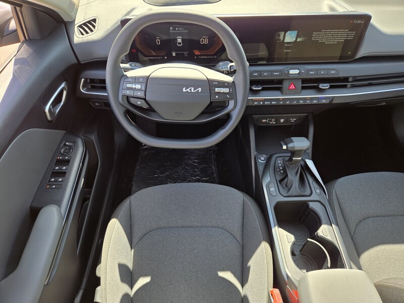 2025 Kia K4 LXS photo 8