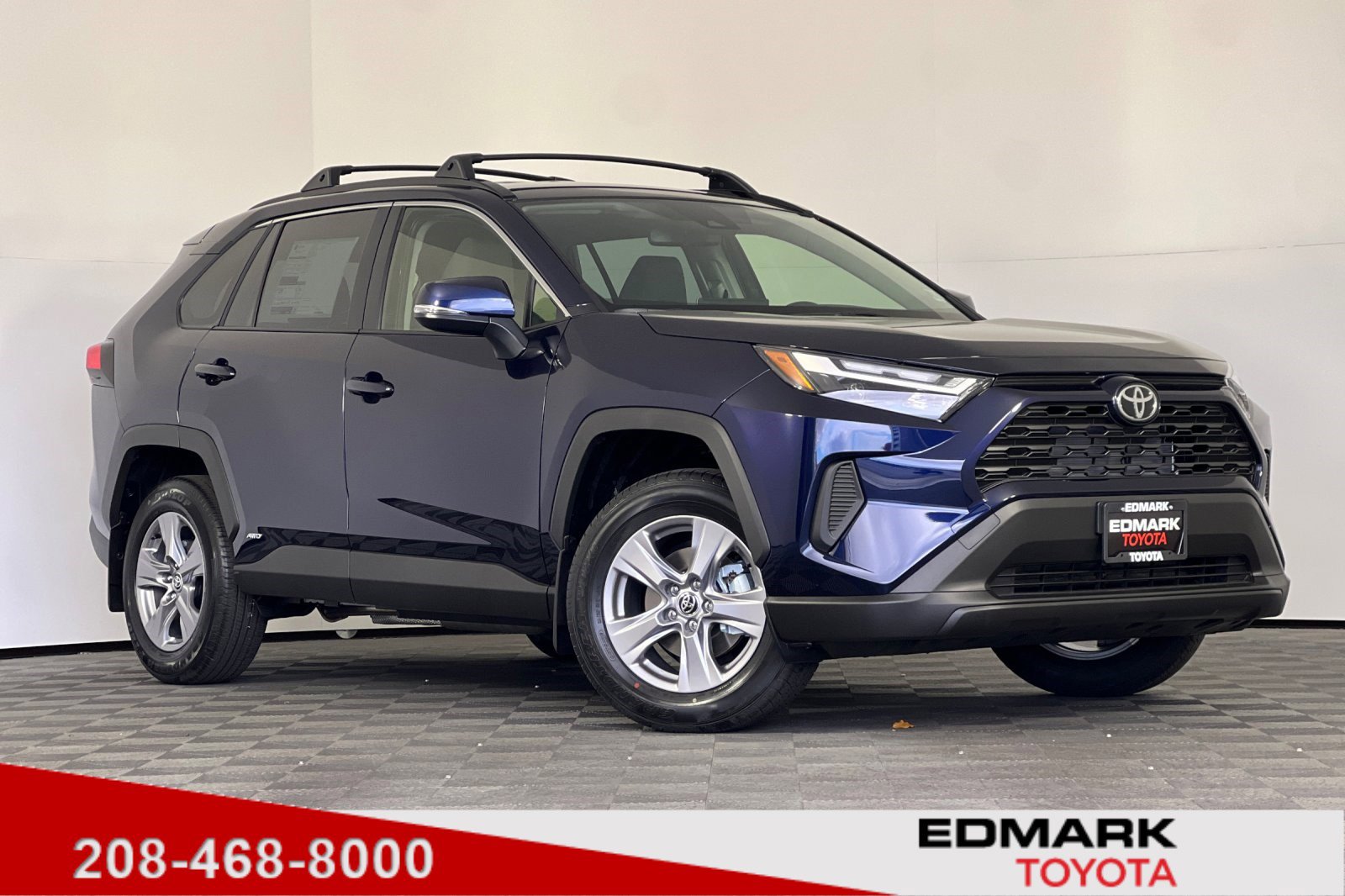 2025 Toyota RAV4 XLE's photo