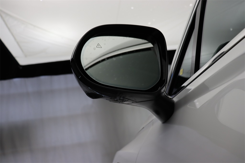 2025 Genesis GV80 2.5T Prestige AWD photo 4