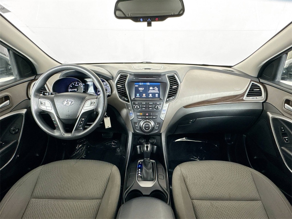 2017 Hyundai Santa Fe SE photo 7