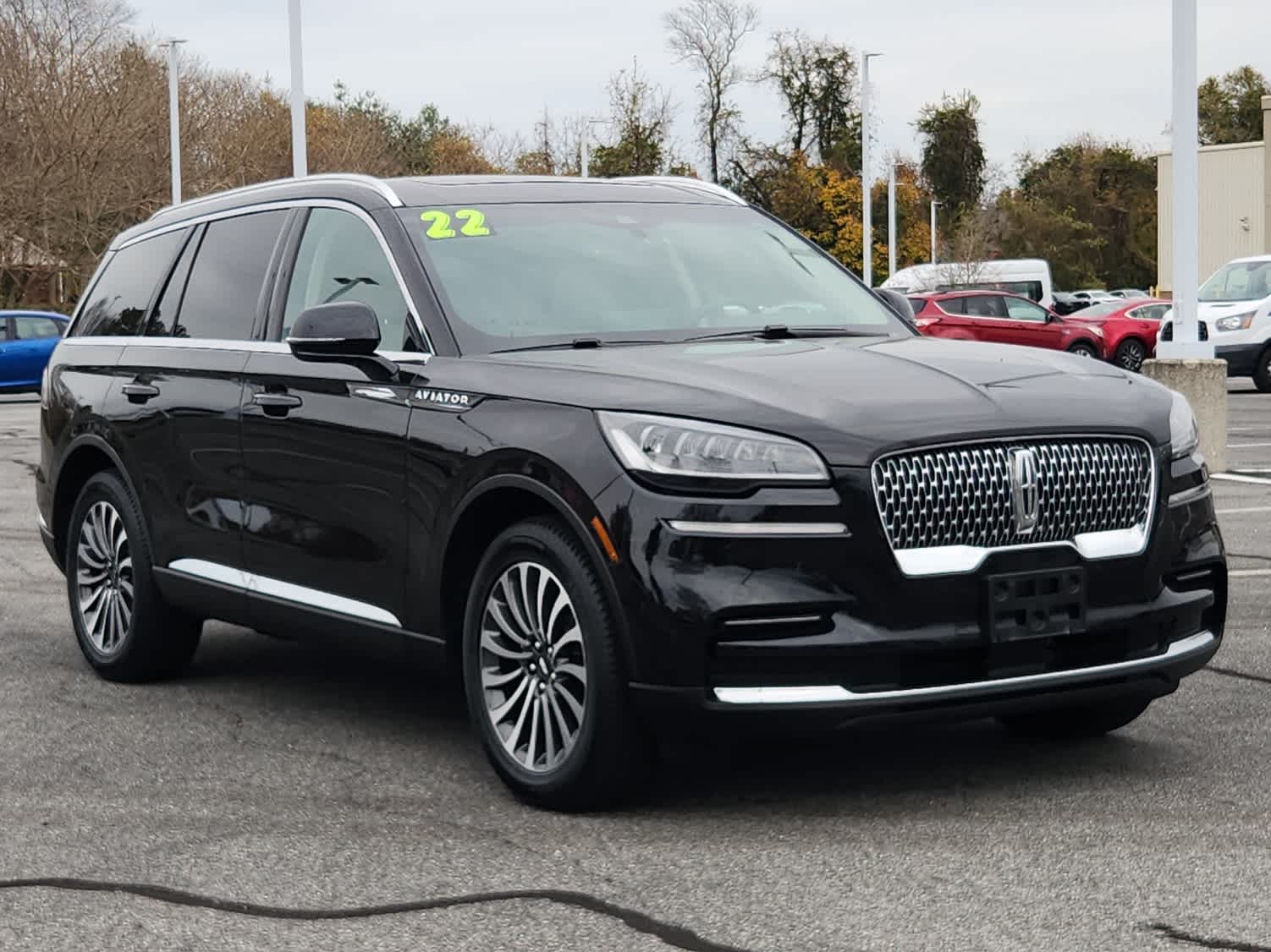 2022 Lincoln Aviator Standard photo 2