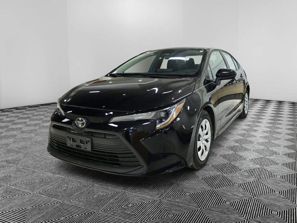 2023 Toyota Corolla LE's photo