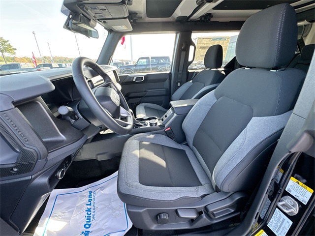 2025 Ford Bronco Big Bend photo 2