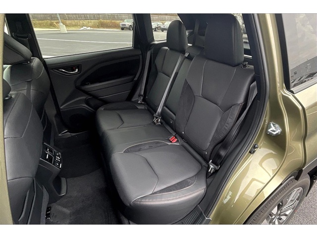2025 Subaru Forester Touring photo 22