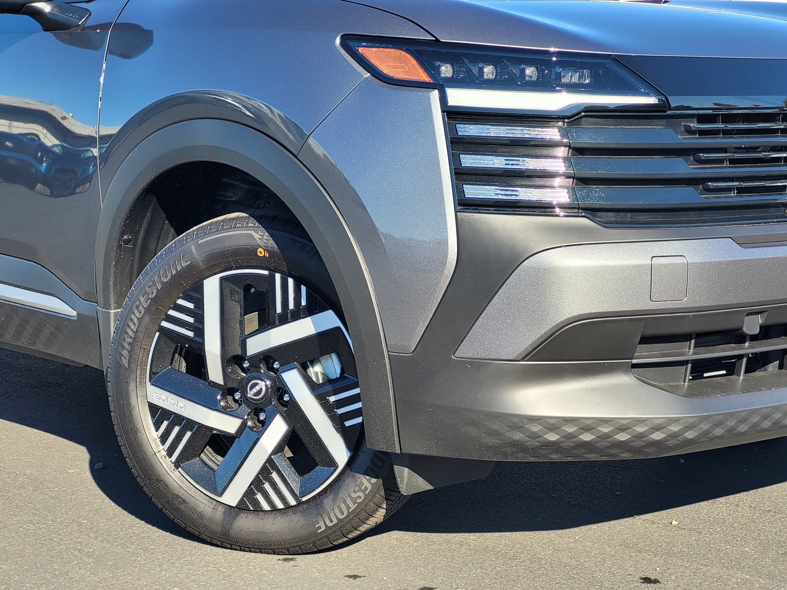 2026 Nissan Kicks SV photo 3