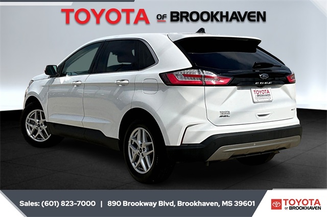 2023 Ford Edge SEL photo 2