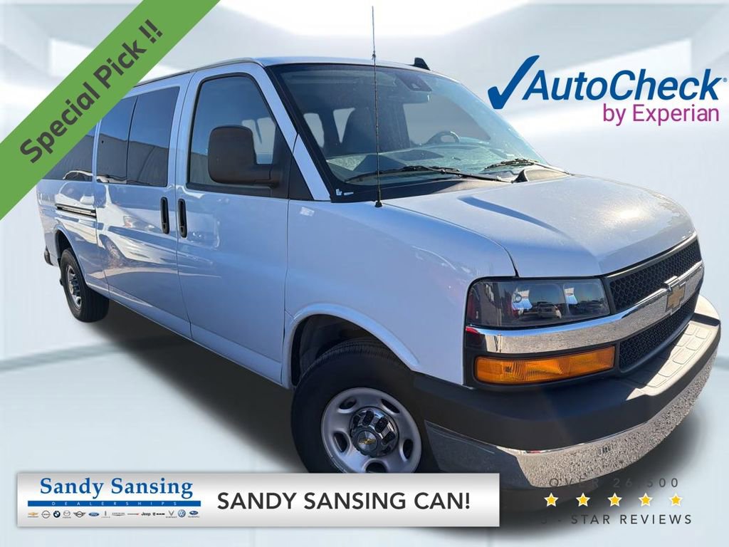 2024 Chevrolet Express Passenger LT's photo