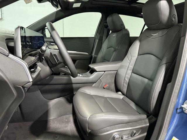2025 Cadillac XT4 Premium Luxury photo 4
