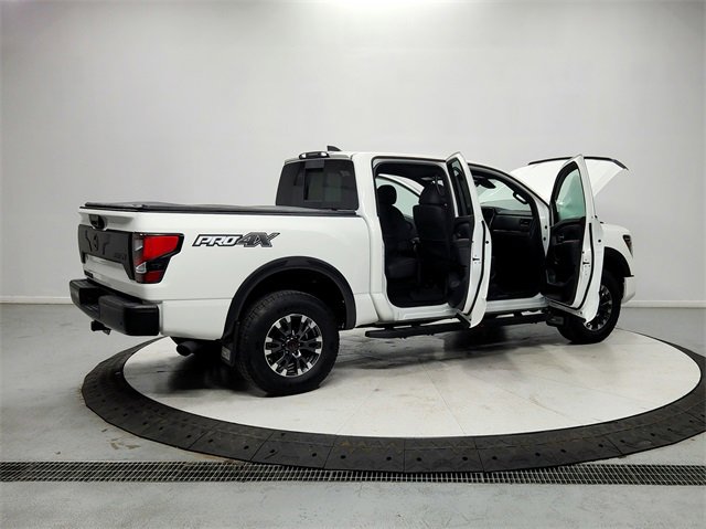 2024 Nissan Titan PRO-4X photo 13
