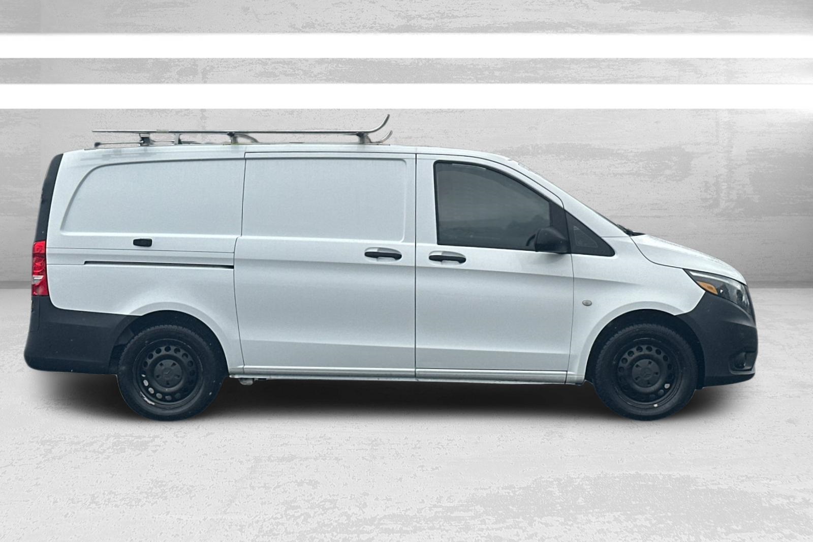 2018 Mercedes Benz Metris Cargo Van photo 2