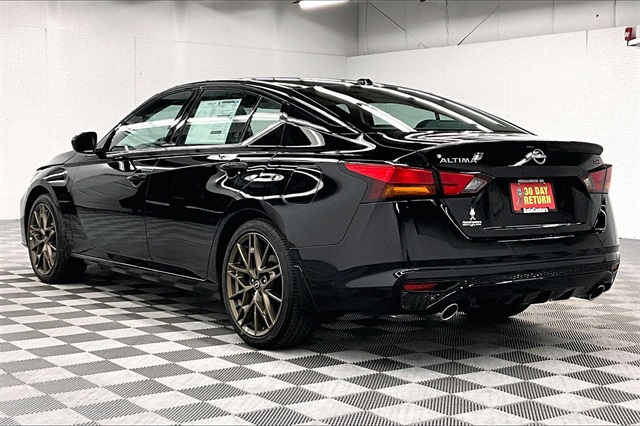 2025 Nissan Altima 2.5 SR photo 3