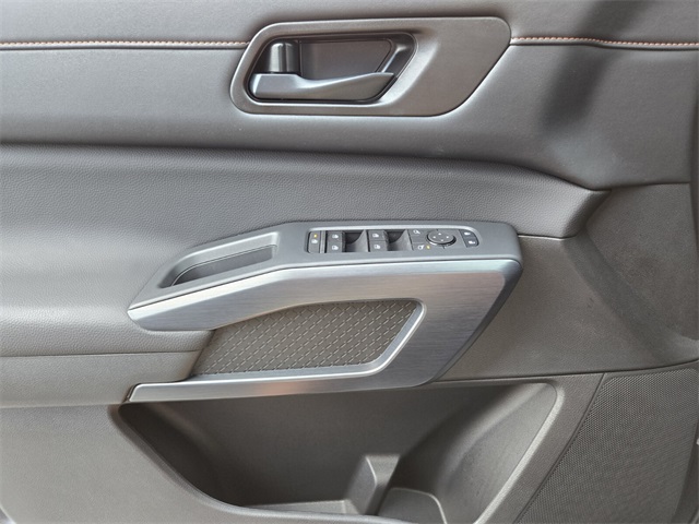 2025 Nissan Pathfinder Rock Creek photo 18
